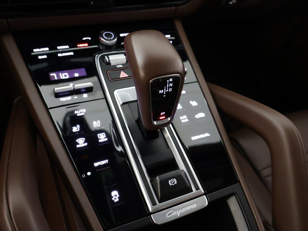 Used 2023 Porsche Cayenne Platinum Edition image 58