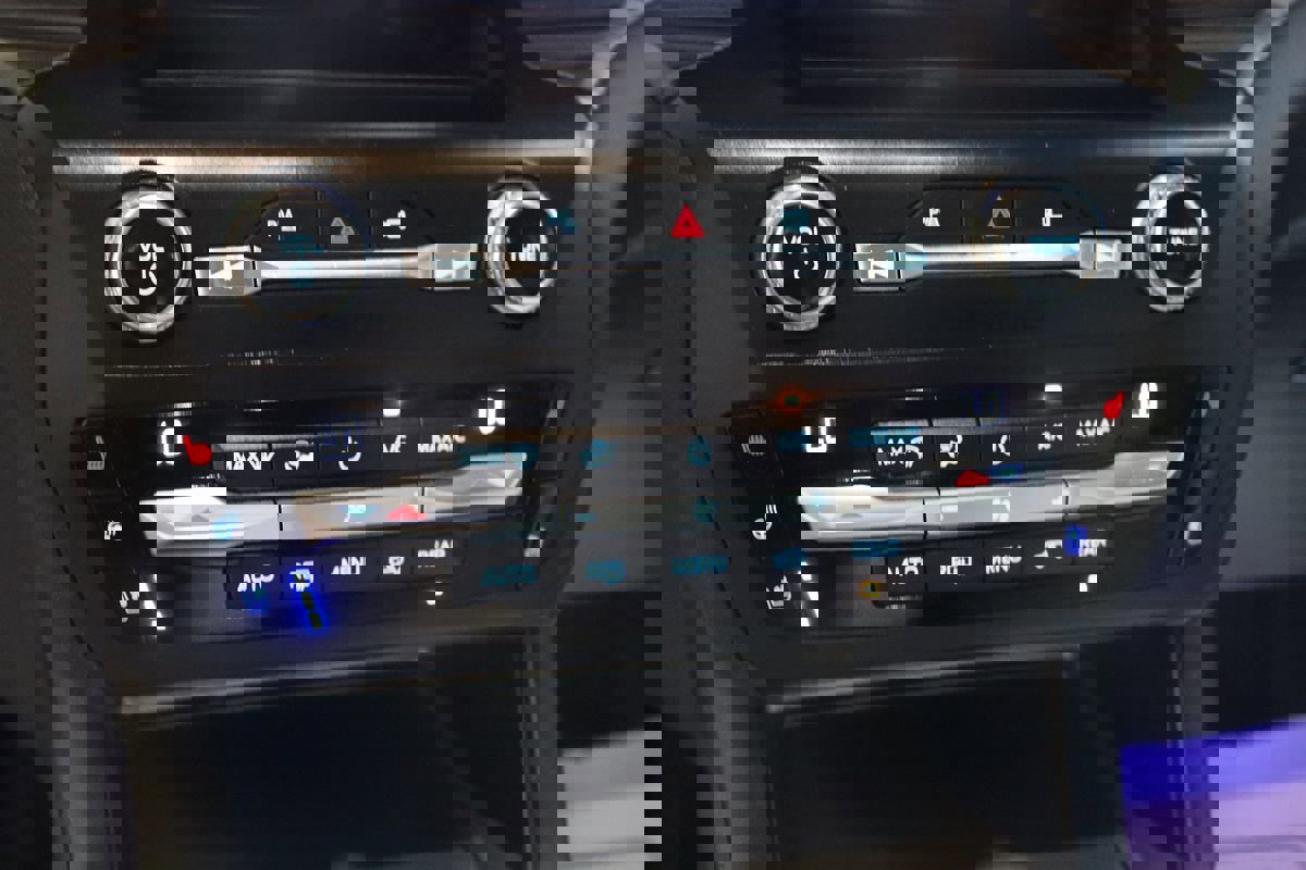 Used 2020 Ford Explorer Limited AWD/4WD image 57