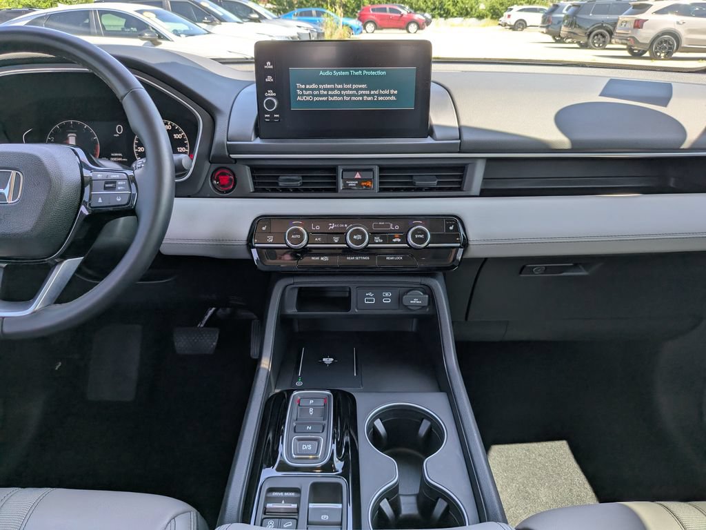 Used 2025 Honda Pilot EX-L image 17