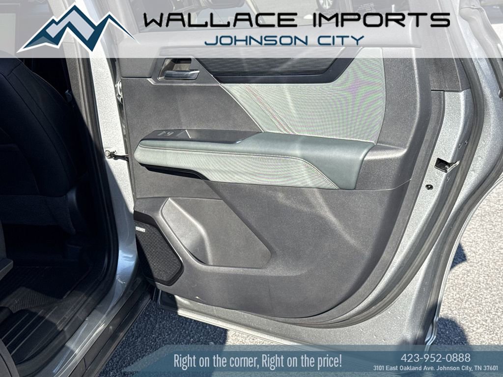 Used 2024 GMC Acadia AT4 w/ Super Cruise Package image 41