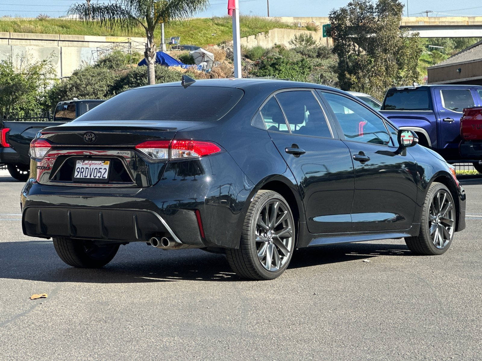 Used 2025 Toyota Corolla SE image 5