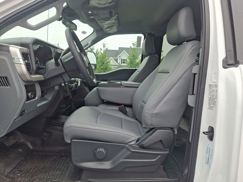 New 2025 Ford F350 XL w/ XL Chrome Package image 9