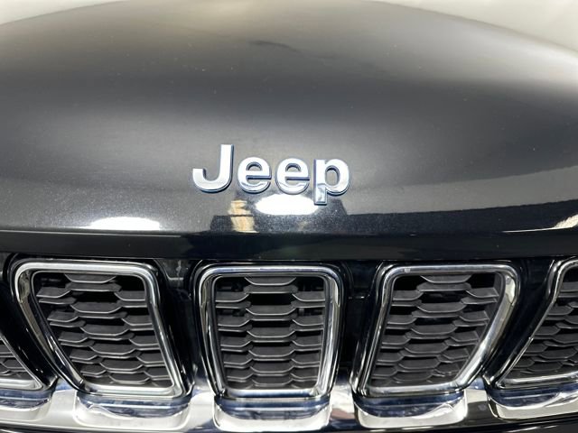 Used 2023 Jeep Grand Cherokee 4WD 4xe image 9