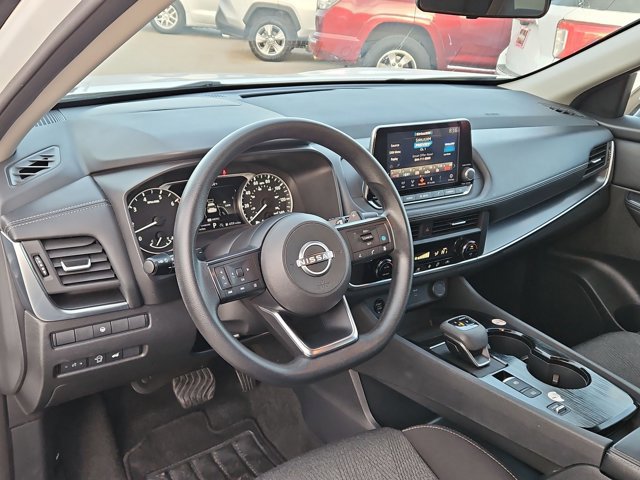 Used 2024 Nissan Rogue SV image 10