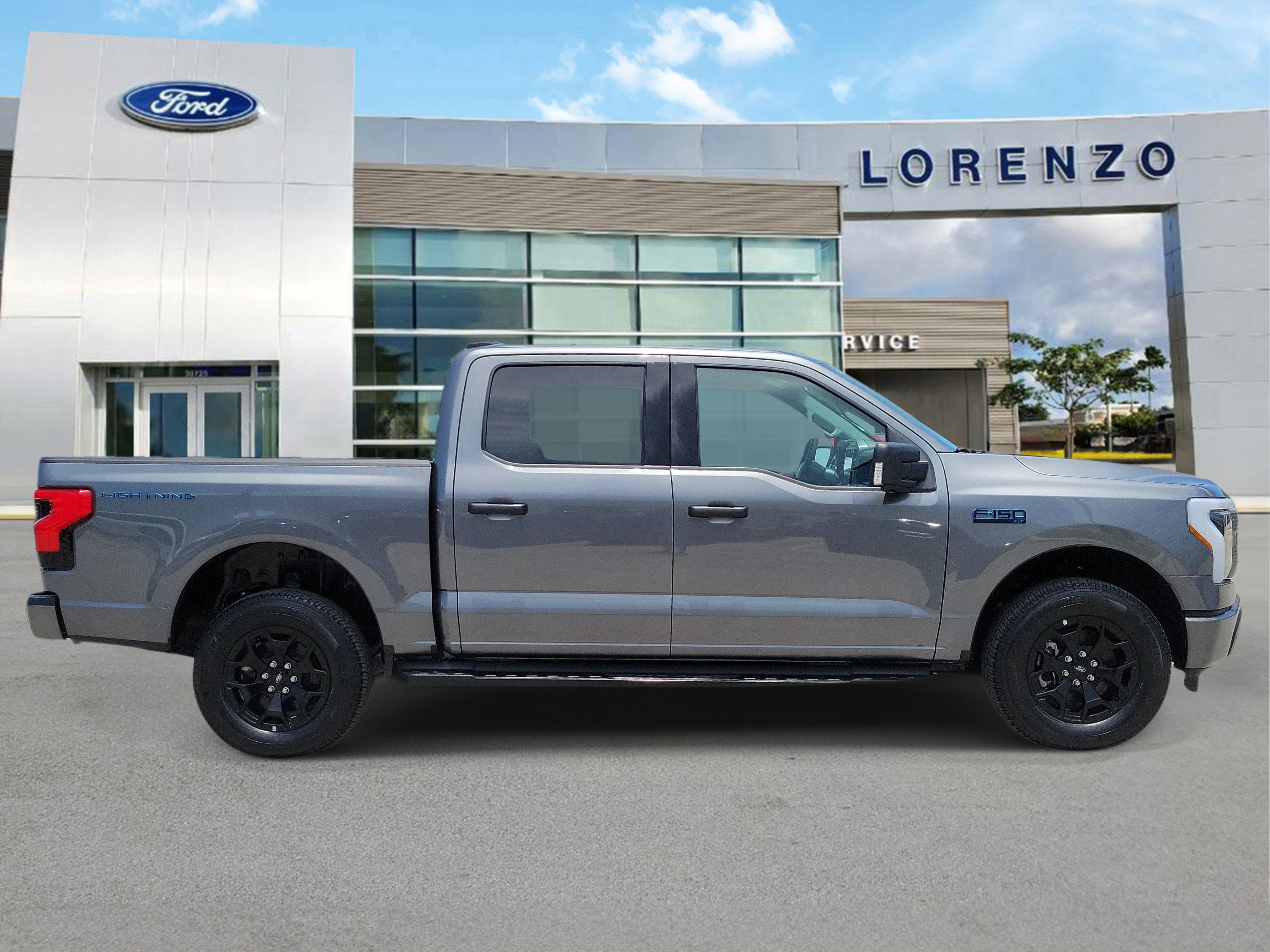 Used 2025 Ford F150 Lightning XLT AWD/4WD image 4