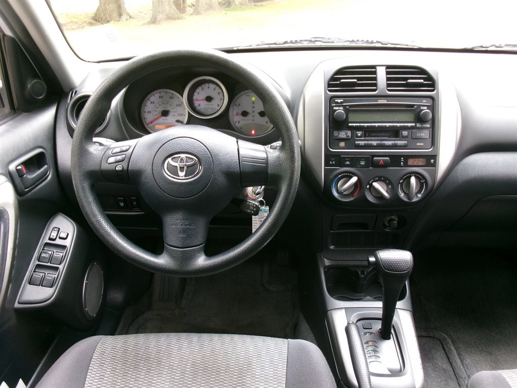 Used 2005 Toyota RAV4 2WD image 13