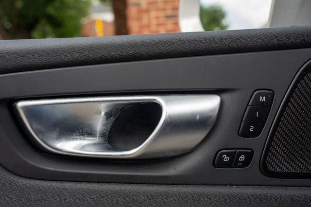 Used 2022 Volvo XC60 B5 Inscription w/ Advanced Package AWD/4WD image 35