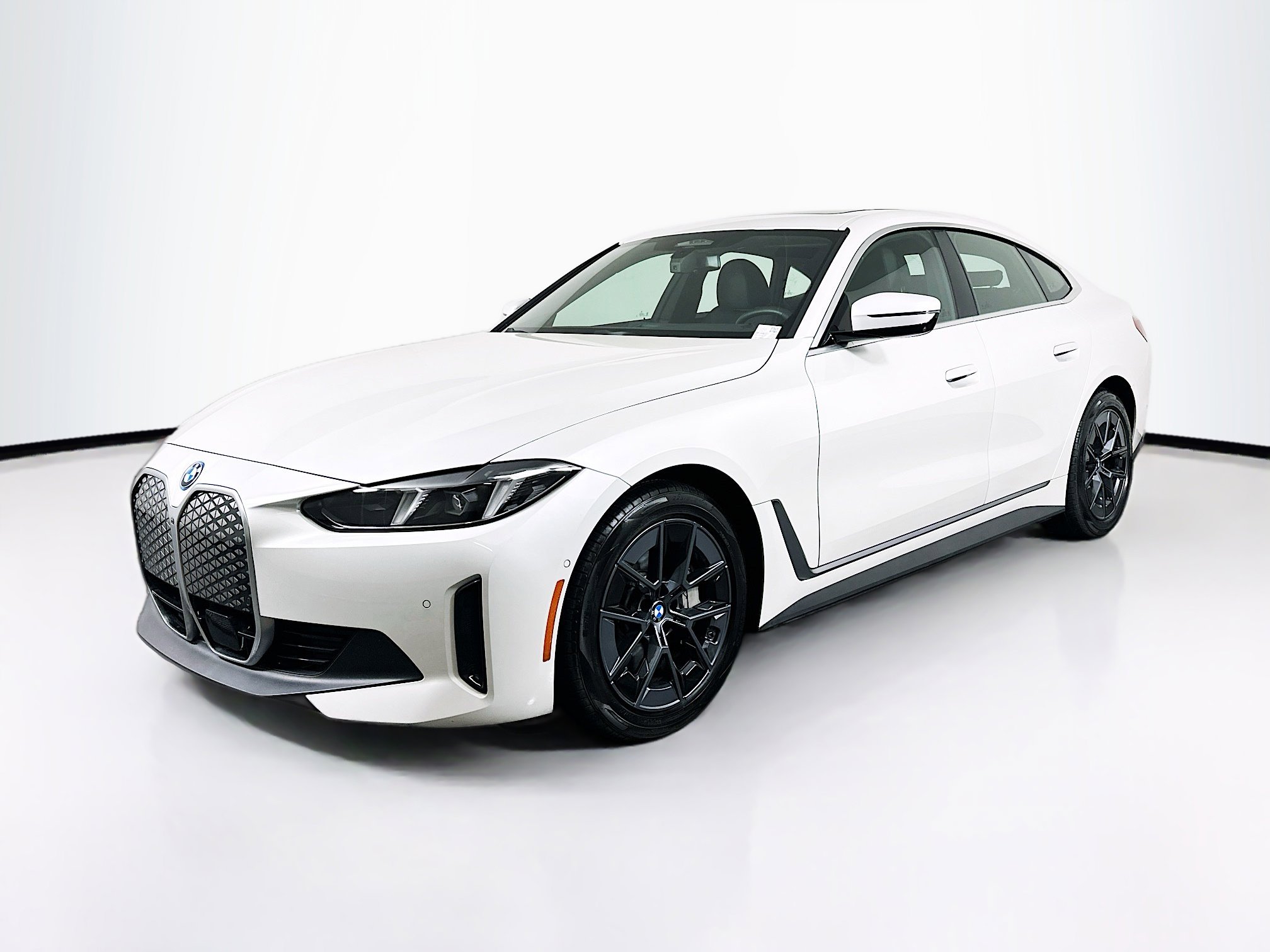 Used 2025 BMW i4 xDrive40i image 3