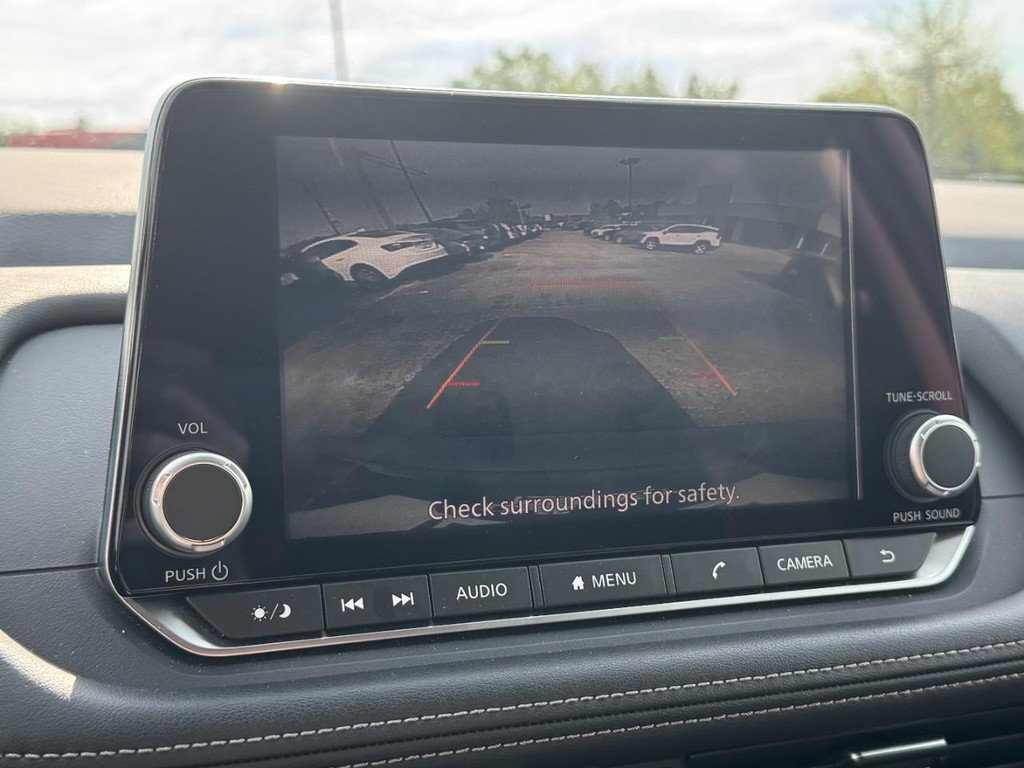 Used 2025 Nissan Rogue SV FWD image 21