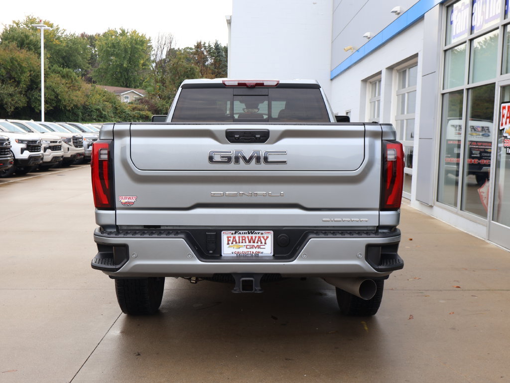 Used 2024 GMC Sierra 3500 Denali Ultimate AWD/4WD image 9