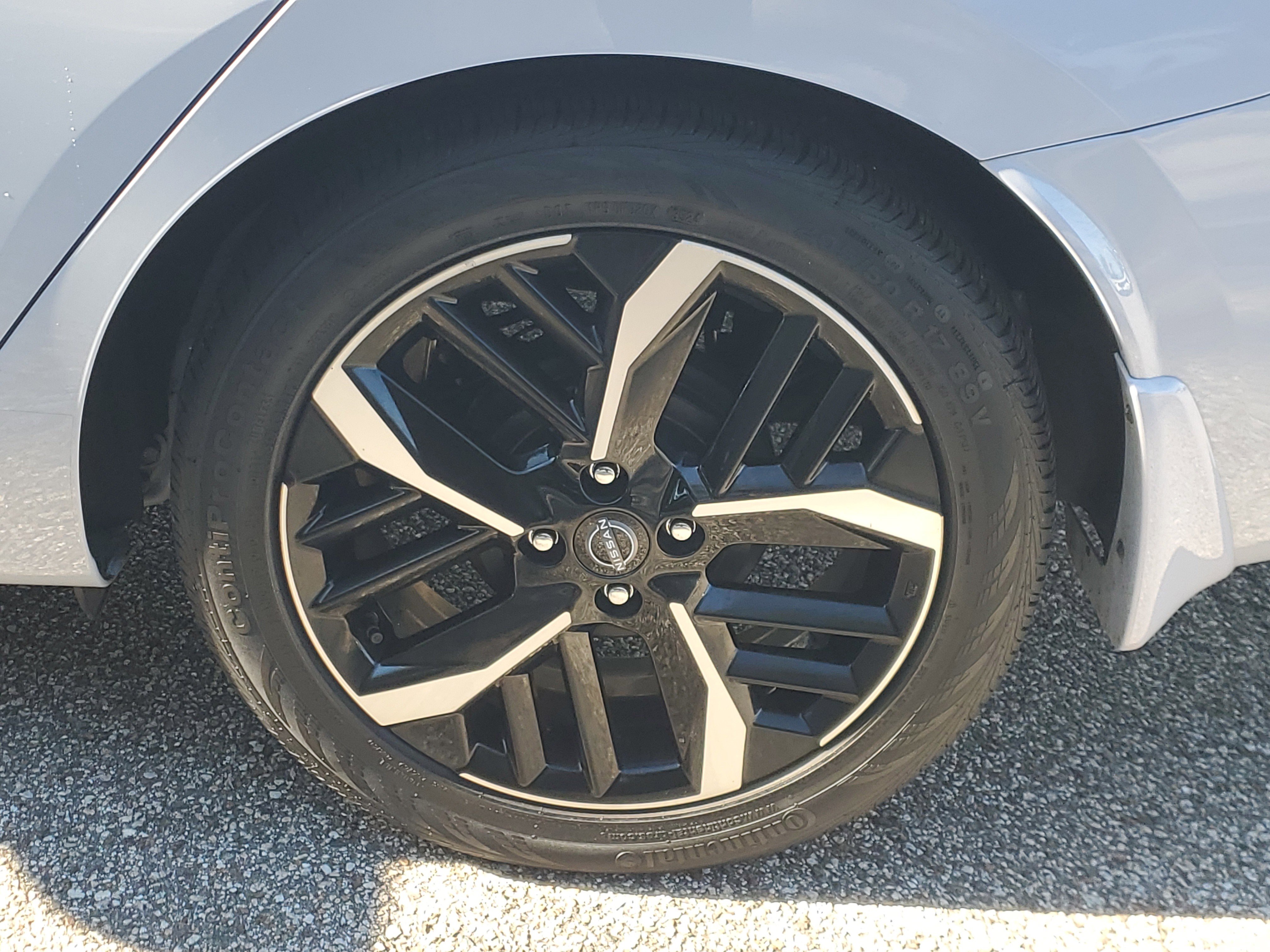 Certified 2025 Nissan Versa SR w/ Trunk Package image 10