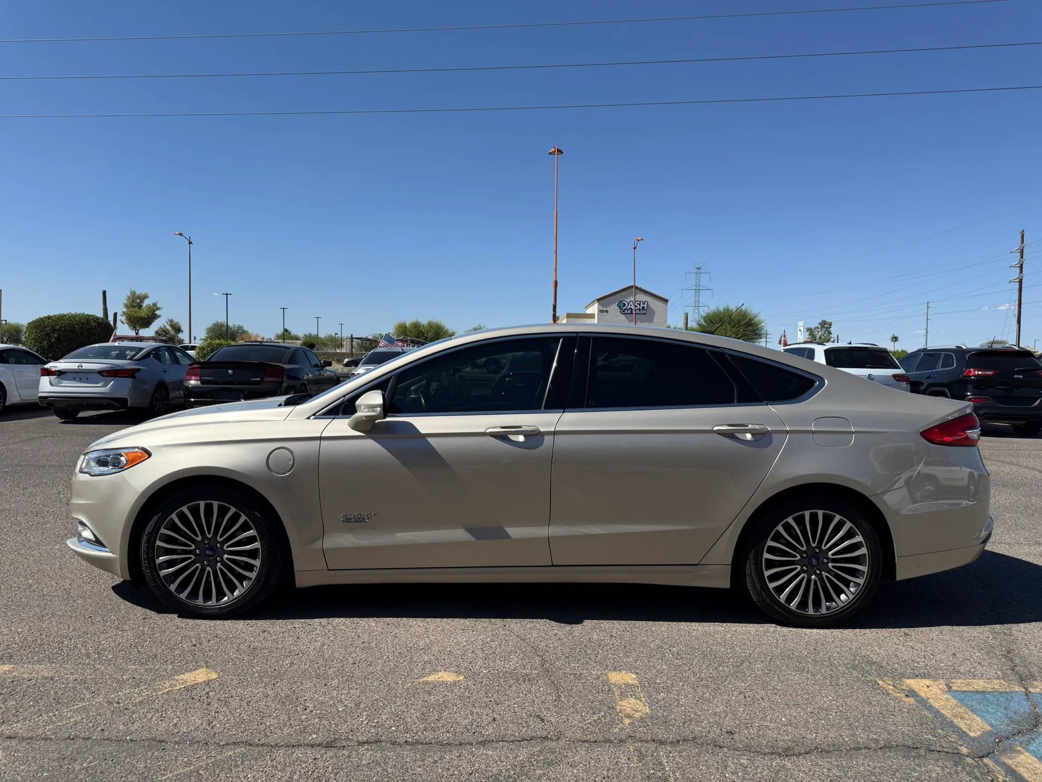 Used 2017 Ford Fusion Energi SE FWD image 6