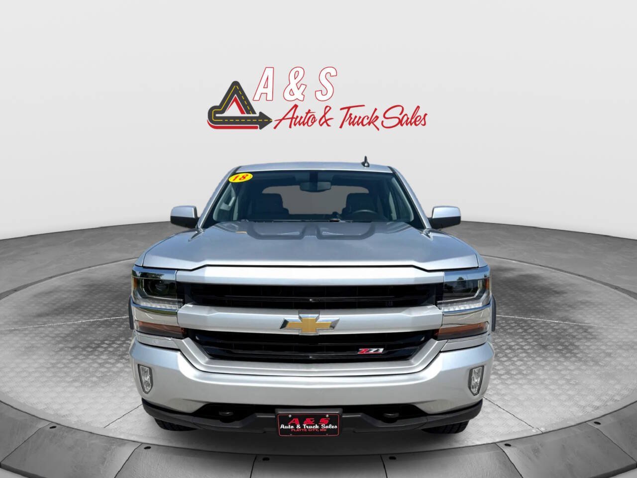 Used 2018 Chevrolet Silverado 1500 LT w/ All Star Edition AWD/4WD image 2