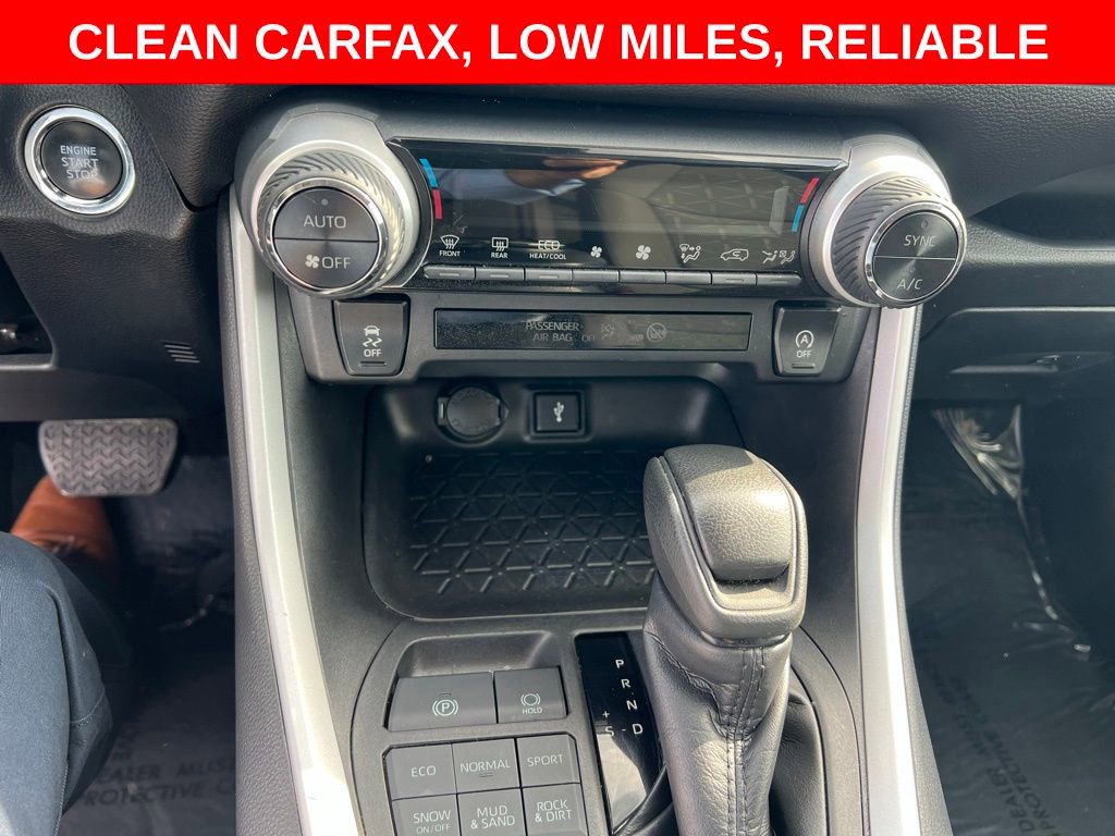 Used 2022 Toyota RAV4 XLE AWD/4WD image 36