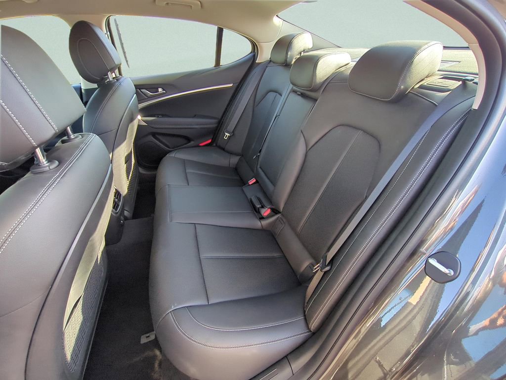 Used 2023 Genesis G70 2.0T AWD/4WD image 18