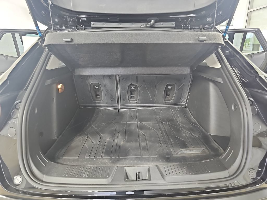 Certified 2026 Chevrolet Trax ACTIV w/ Driver Confidence Package FWD image 15