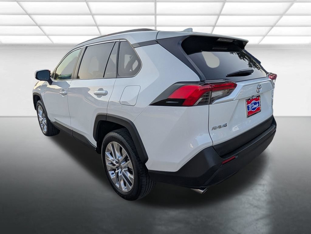 Used 2025 Toyota RAV4 XLE Premium FWD image 2