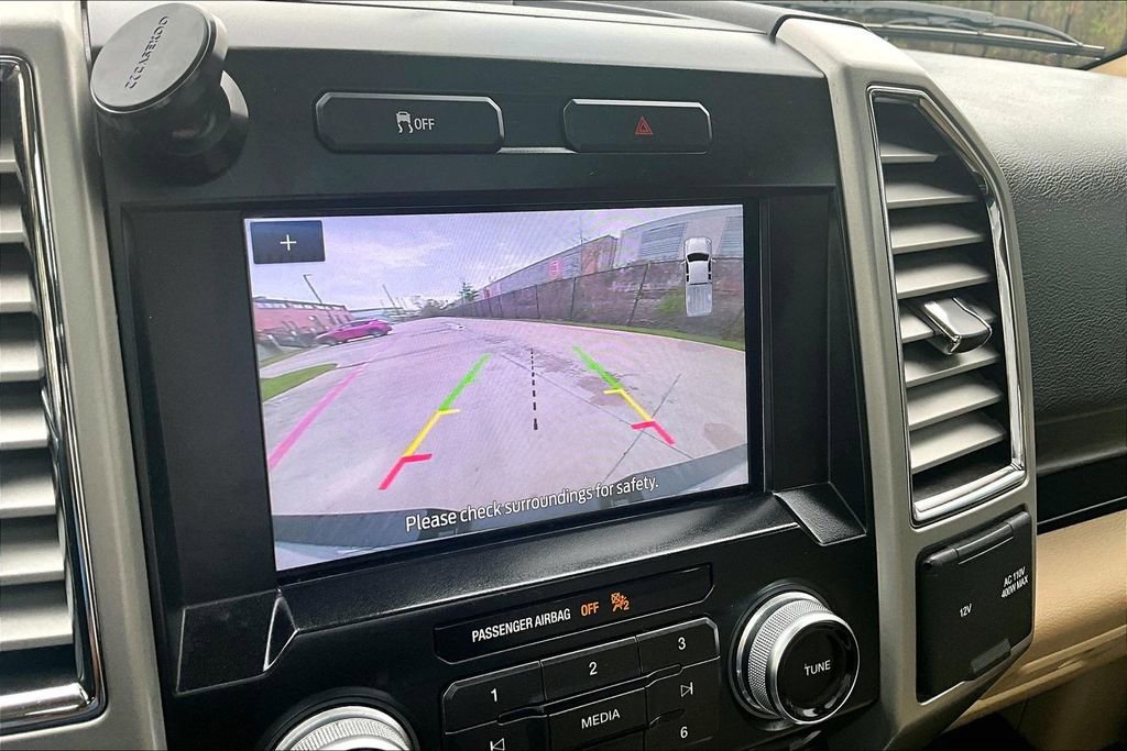 Used 2016 Ford F150 Lariat w/ Equipment Group 502A Luxury image 30