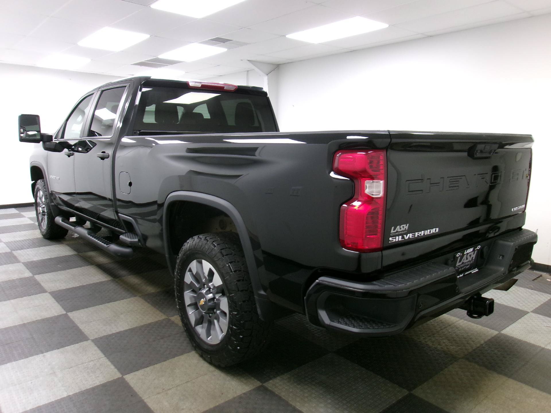Used 2024 Chevrolet Silverado 2500 Custom w/ Custom Value Package AWD/4WD image 2