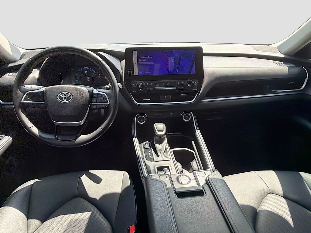 Used 2025 Toyota Grand Highlander FWD image 16