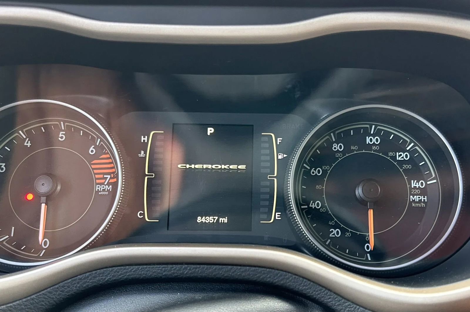 Used 2017 Jeep Cherokee Sport FWD image 13