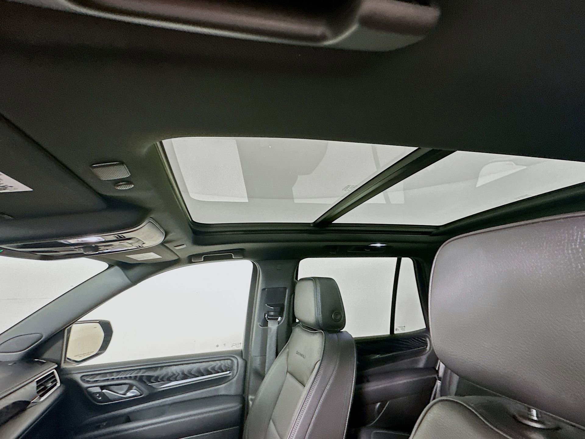 Used 2023 GMC Yukon Denali w/ LPO, Floor Liner Package image 23