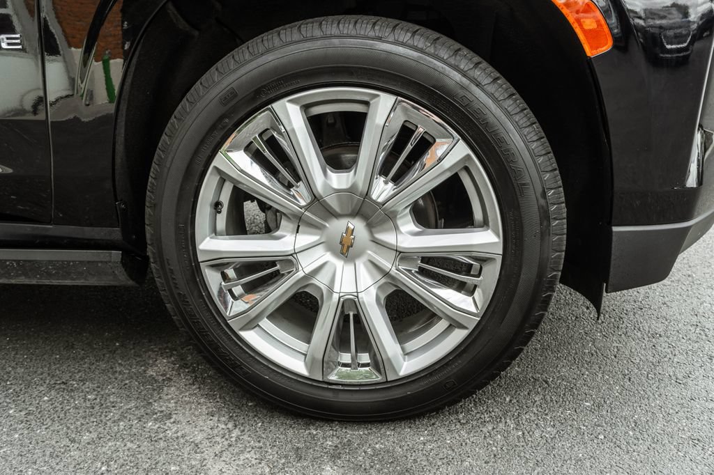 Used 2023 Chevrolet Tahoe High Country AWD/4WD image 5