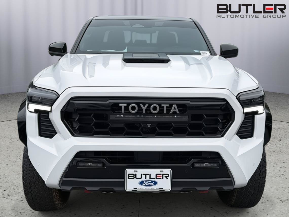 Used 2026 Toyota Tacoma TRD Pro AWD/4WD image 9