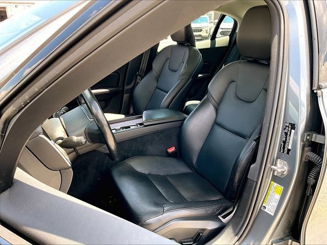 Used 2021 Volvo S60 T5 Momentum w/ Premium Package AWD/4WD image 10