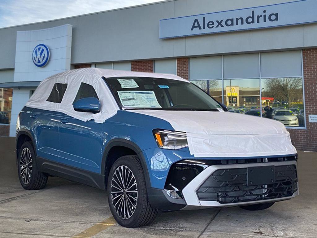 New 2025 Volkswagen Taos SE