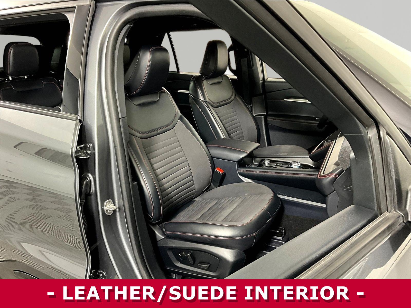 Used 2025 Ford Explorer ST-Line AWD/4WD image 29