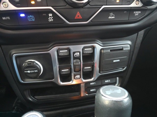 Used 2023 Jeep Wrangler Unlimited Sahara w/ Cold Weather Group image 29