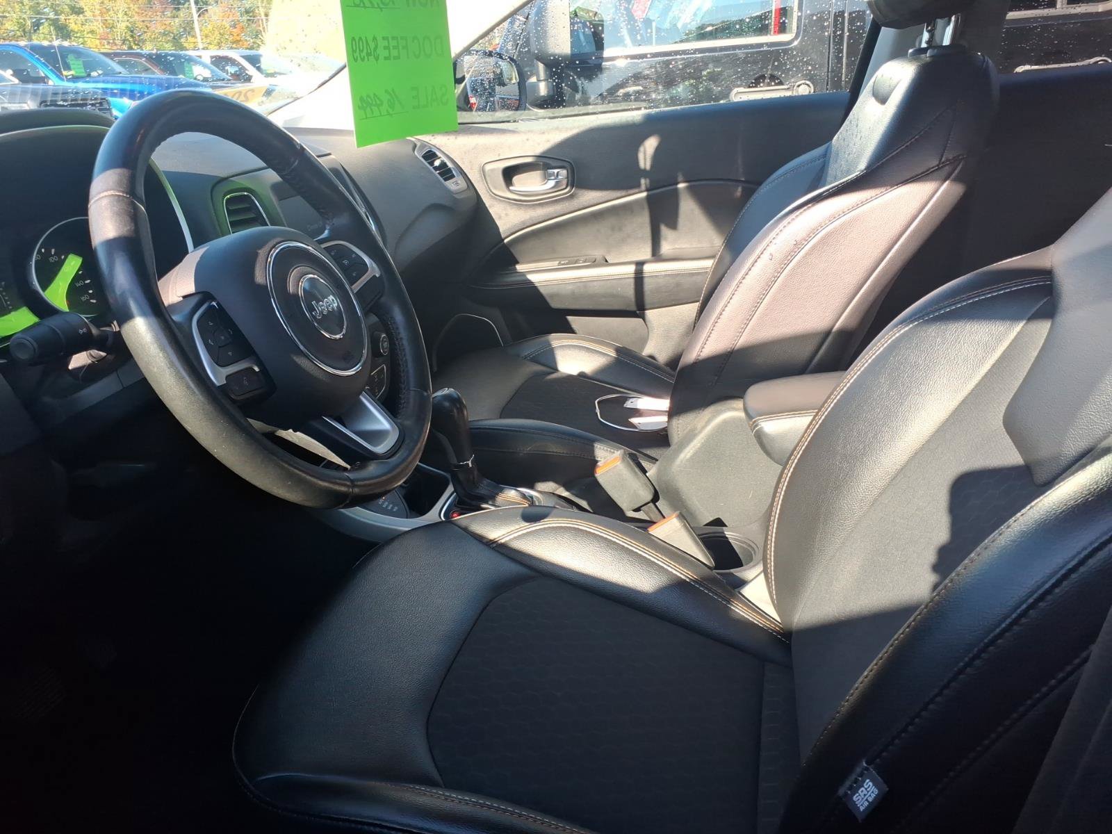 Used 2019 Jeep Compass Latitude w/ Cold Weather Group AWD/4WD image 7