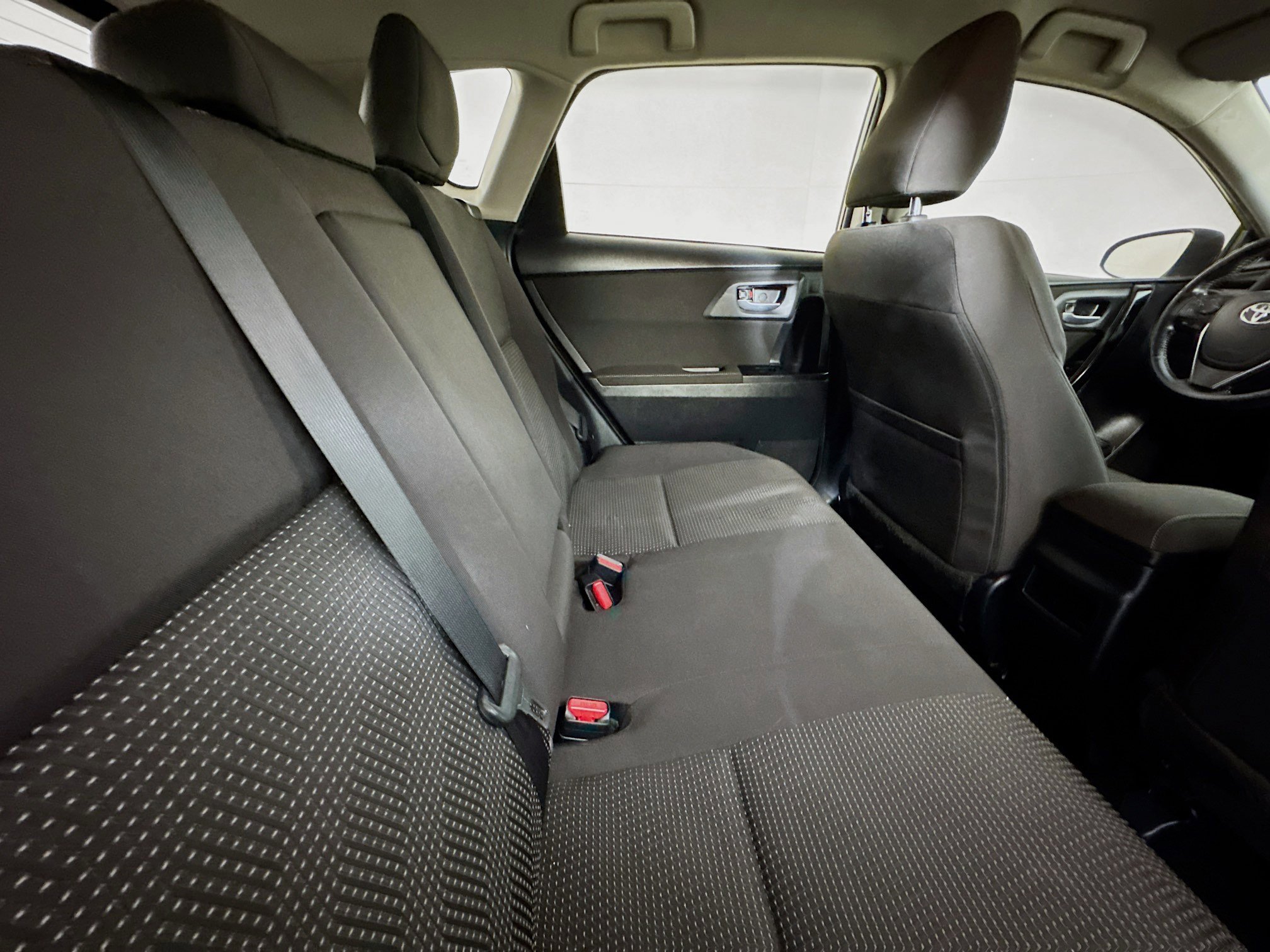 Used 2017 Toyota Corolla iM image 25