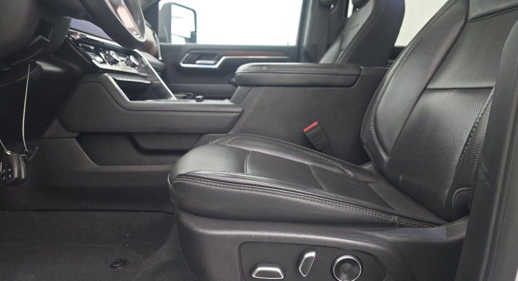 Used 2024 GMC Sierra 2500 Denali w/ Denali Reserve Package image 7