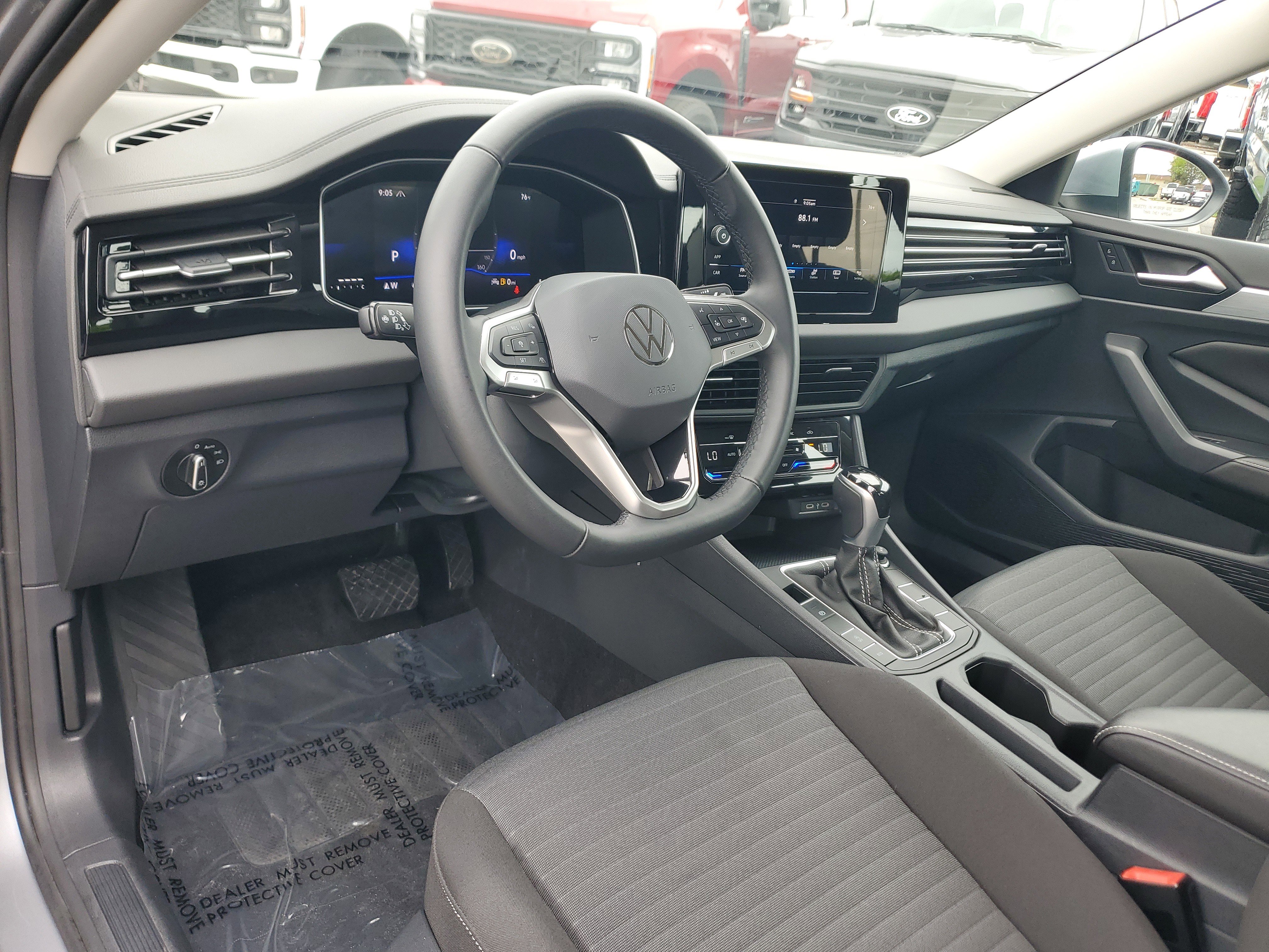 Used 2025 Volkswagen Jetta S image 9