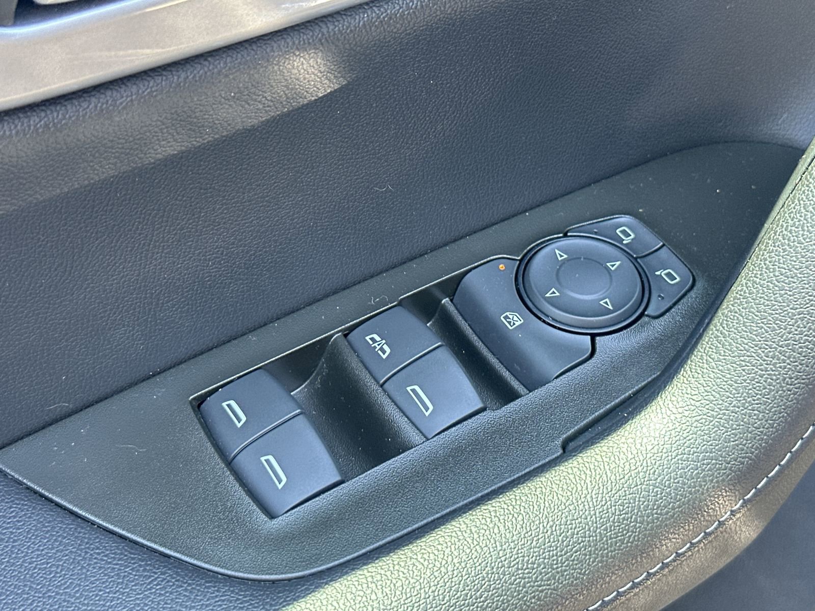 Used 2023 Chevrolet Blazer LT w/ Convenience Package FWD image 15