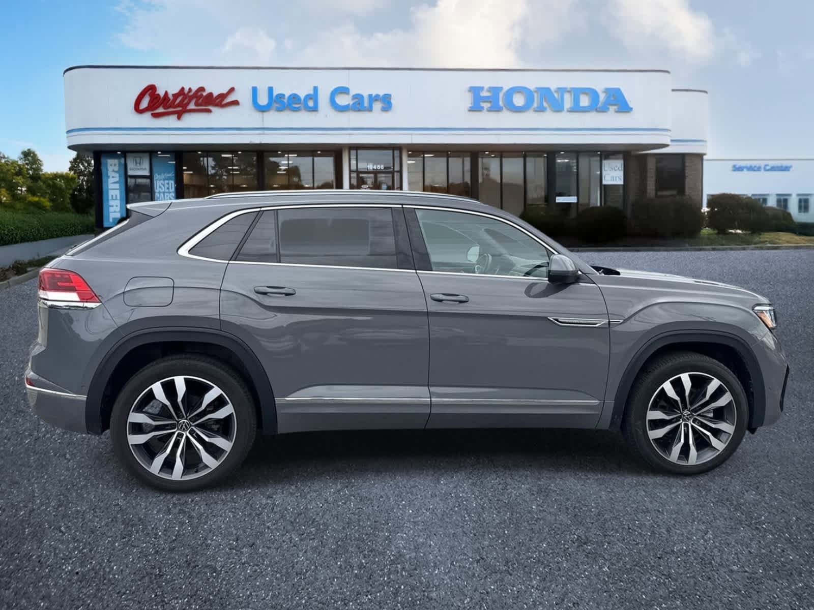 Used 2022 Volkswagen Atlas Cross Sport SEL Premium R-Line AWD/4WD image 6