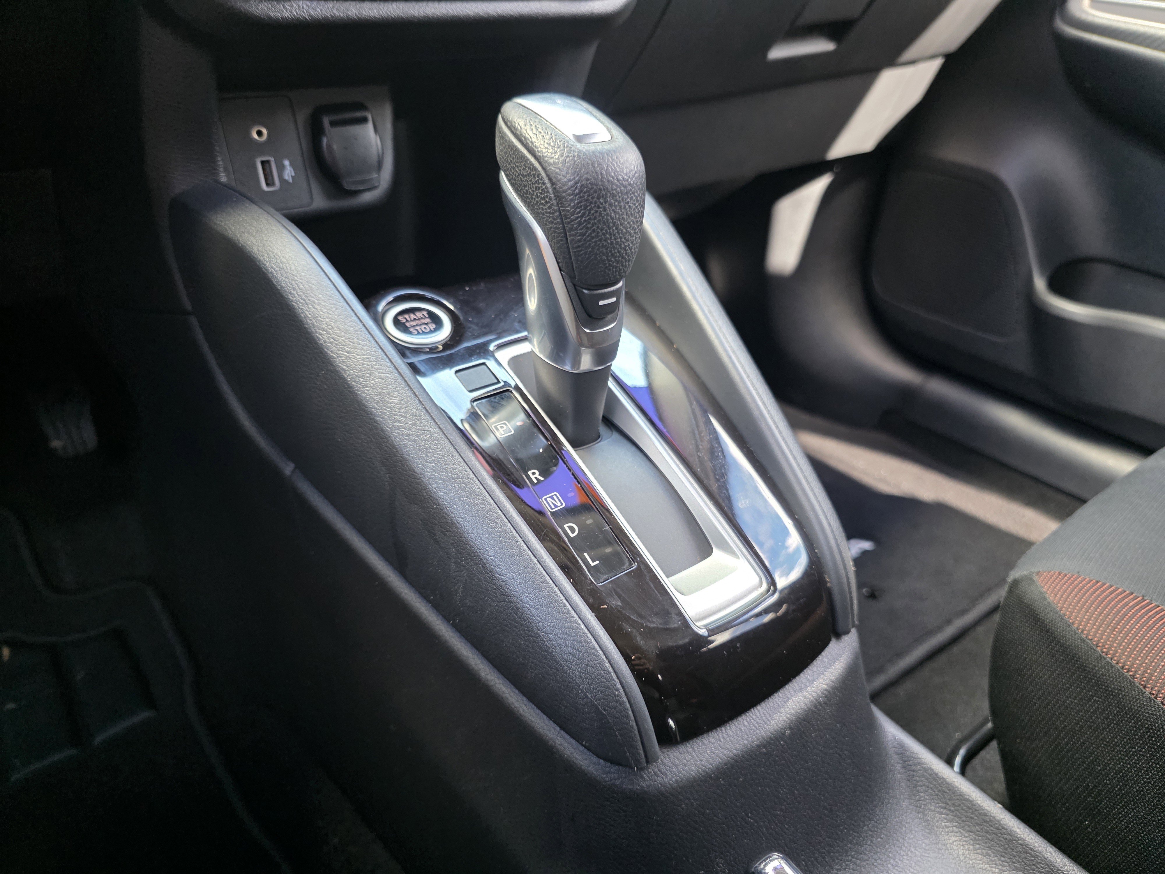 Used 2020 Nissan Versa SR w/ Convenience Package image 20