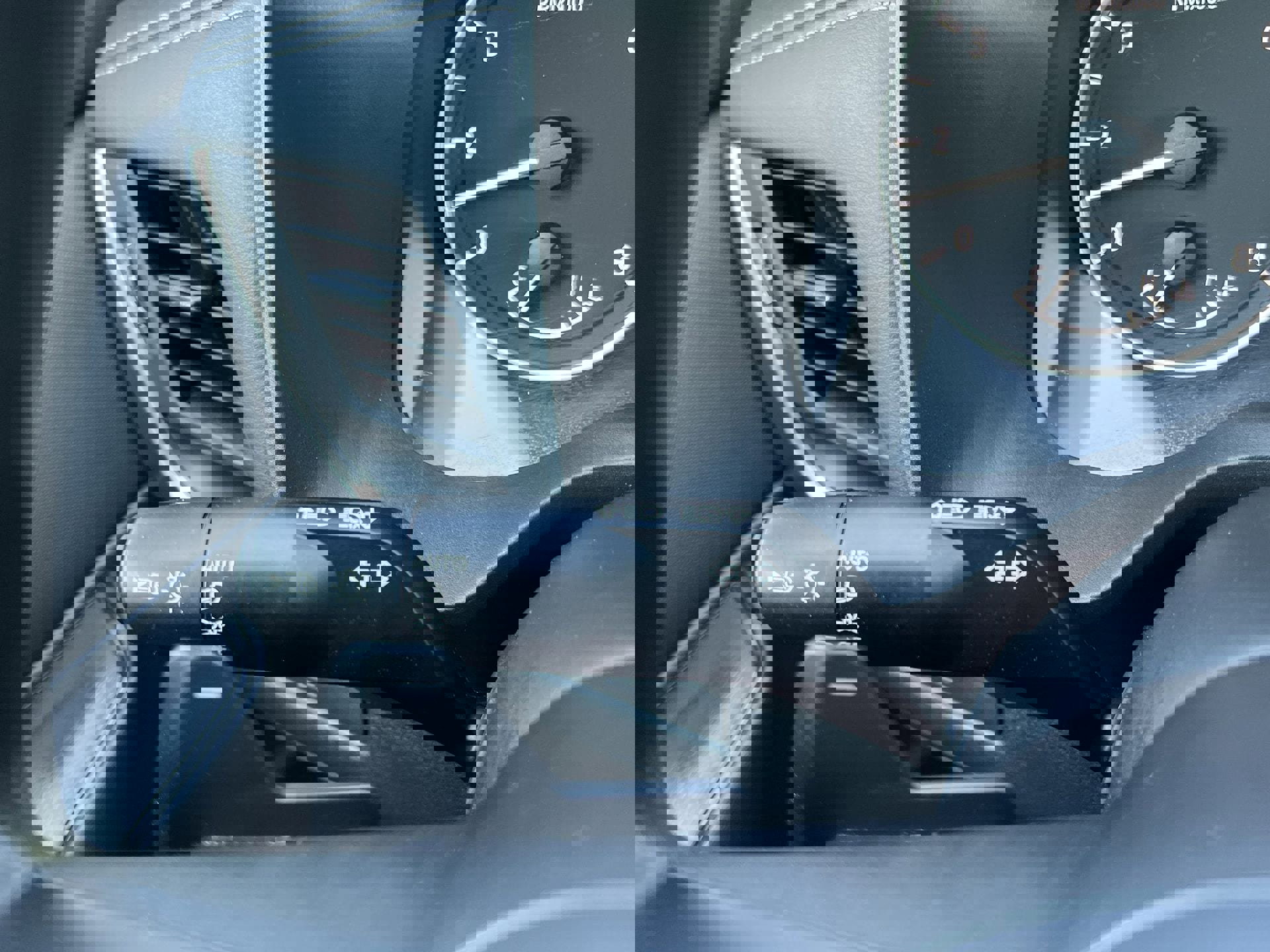 Used 2024 Nissan Rogue S image 9