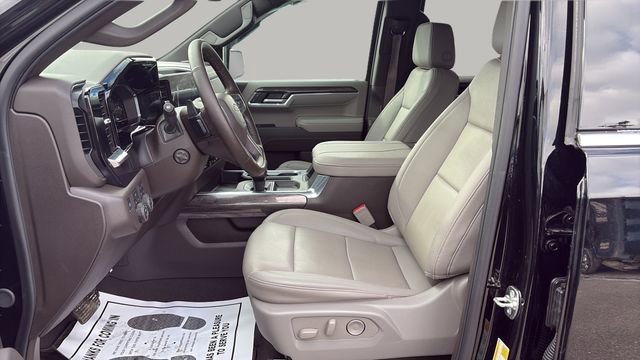 Used 2025 Chevrolet Silverado 1500 LTZ image 17