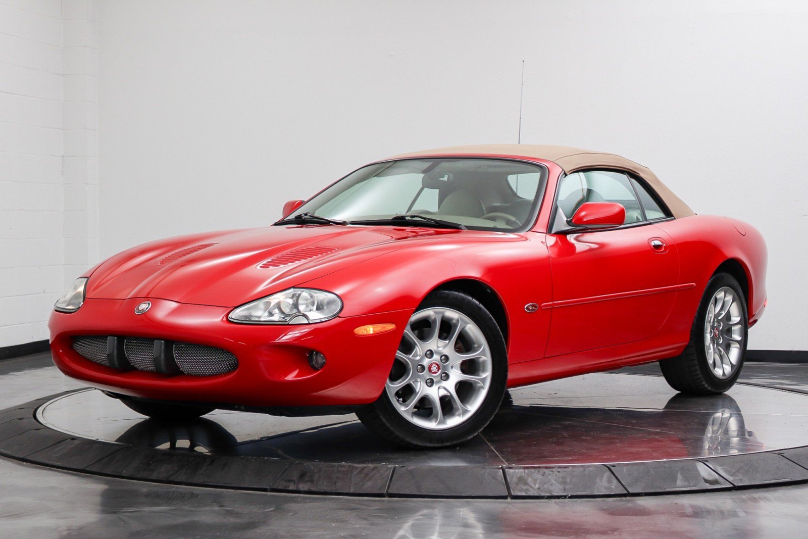 Used 2000 Jaguar XK8 Convertible RWD image 9
