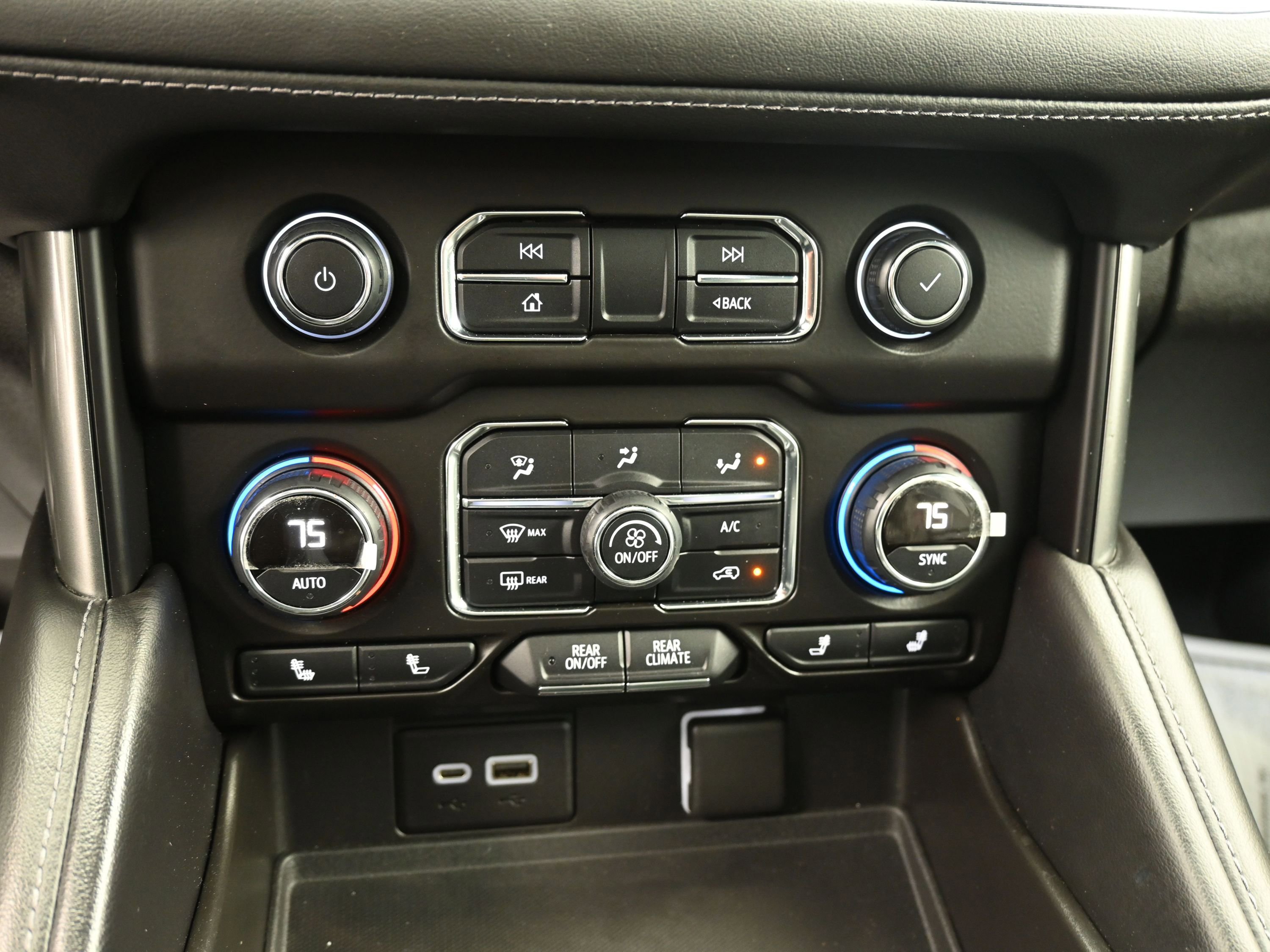 Used 2021 Chevrolet Suburban LT w/ LT Signature Package image 35