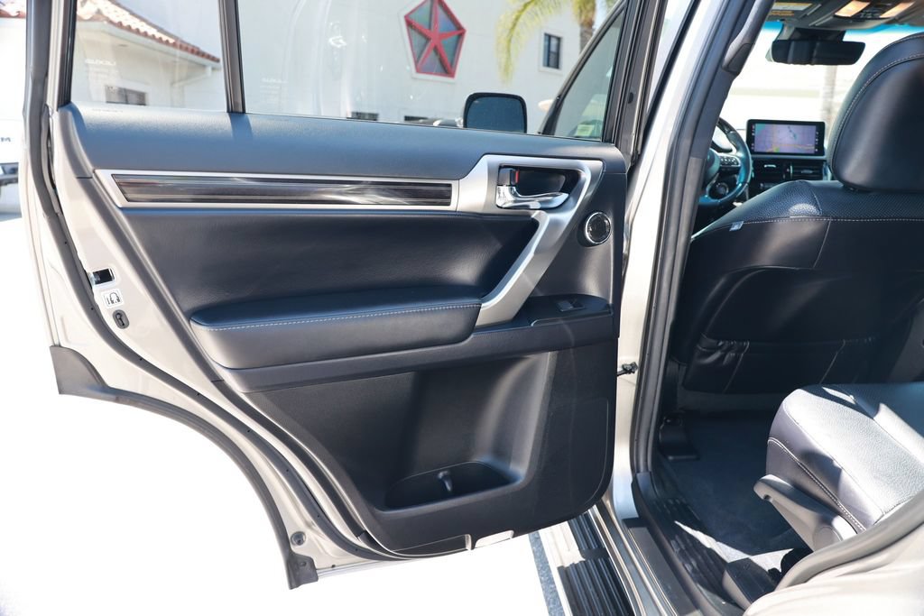 Used 2023 Lexus GX 460 Luxury w/ Off Road Package AWD/4WD image 35