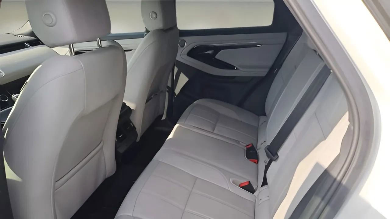 Used 2020 Land Rover Range Rover Evoque S image 18