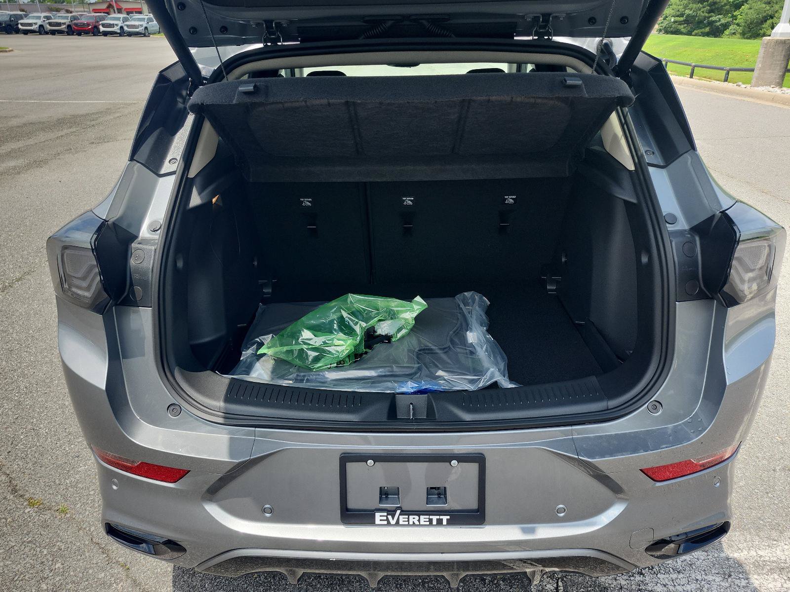 New 2026 Buick Encore GX Avenir w/ Avenir Technology Package FWD image 9