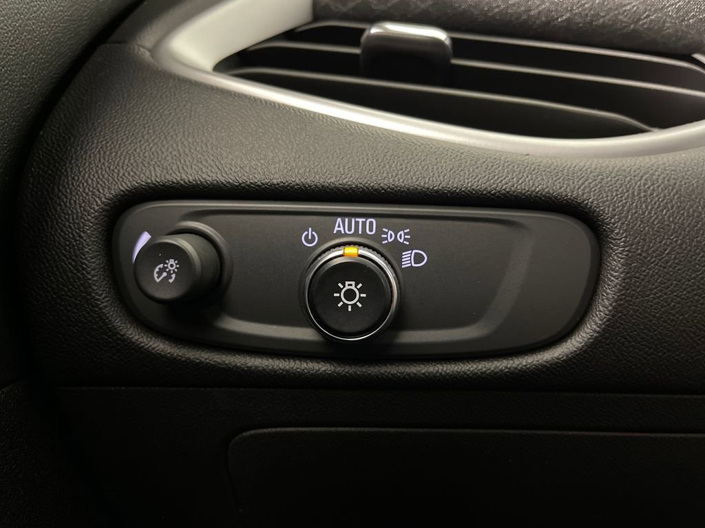 Used 2023 Chevrolet Malibu LT image 31