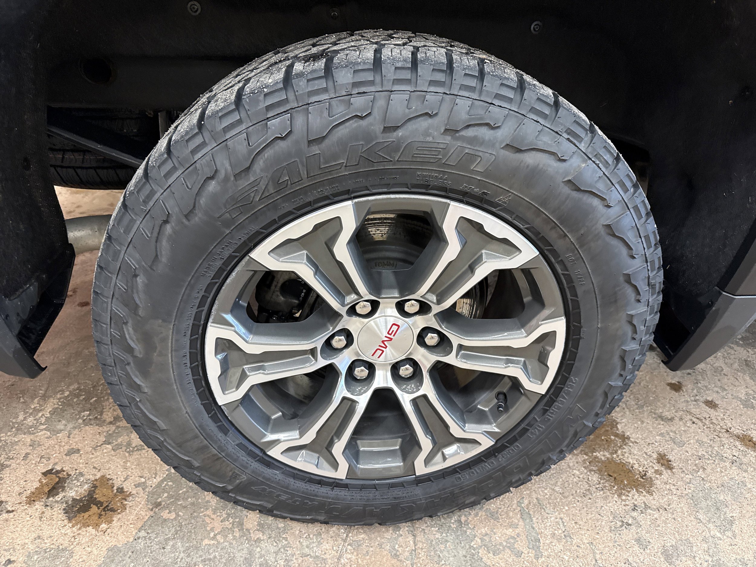 Used 2024 GMC Sierra 1500 SLT AWD/4WD image 11