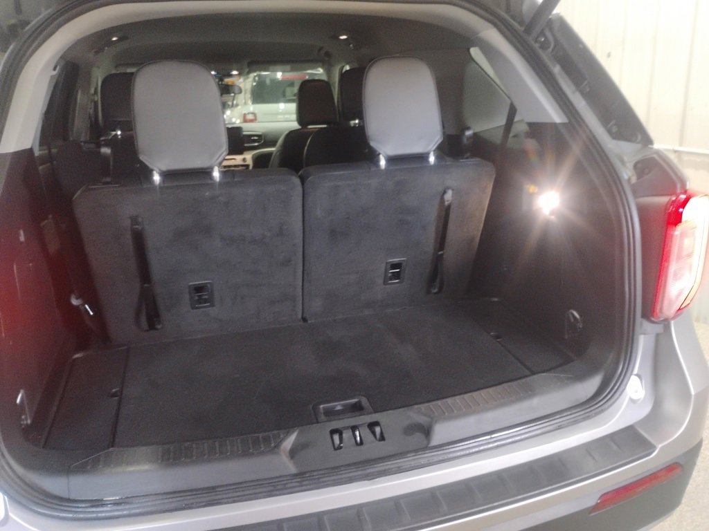 Used 2024 Ford Explorer XLT w/ Equipment Group 202A image 22