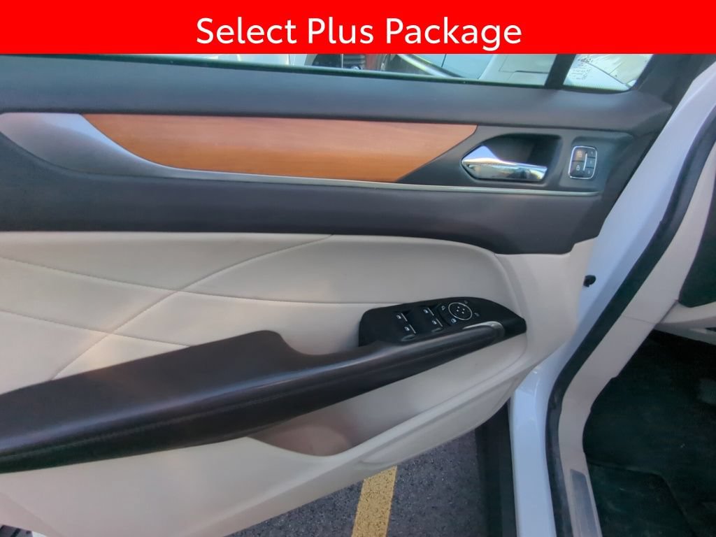 Used 2017 Lincoln MKC Select w/ Select Plus Package AWD/4WD image 8